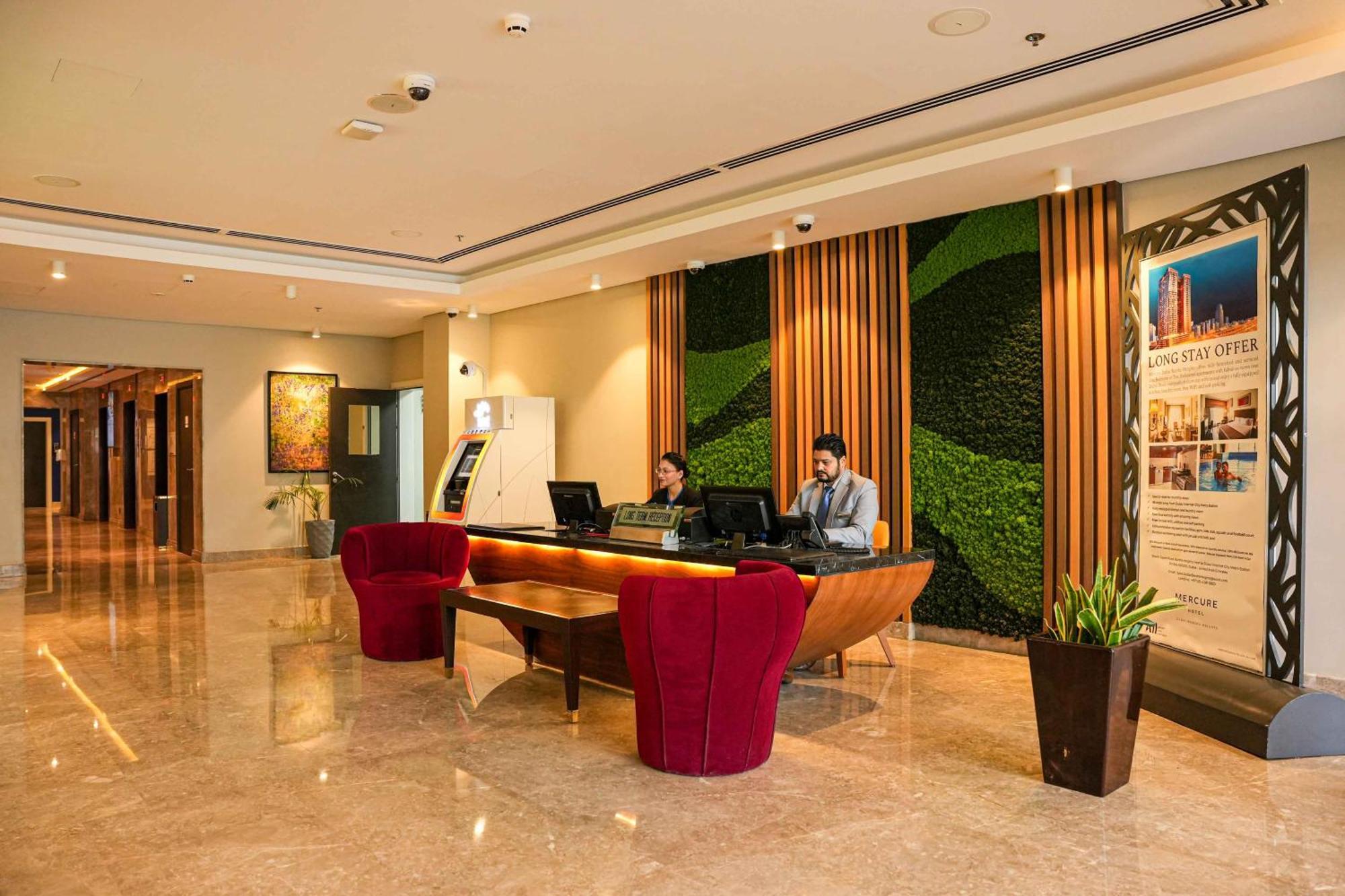 Mercure Dubai Barsha Heights Hotel Suites And Apartments מראה חיצוני תמונה